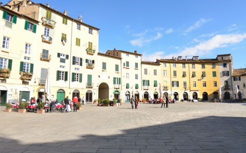 Casa Toto: Stadtplatz, \Stadt, Stadt, Öffentlicher Raum, Menschliche Siedlung, Nachbarschaft, Gebäude, Plaza, Mischnutzung, Urban Design
