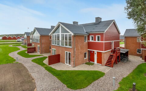 Alvy - 100M to the Fjord: Decke, Flooring, Interior Design, Fussboden, Verbundwerkstoff, Möbel, Resort, Hotel, Design, Daylighting