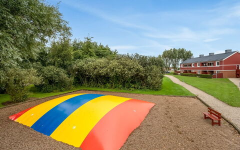 Alvy - 100M to the Fjord: Decke, Flooring, Interior Design, Fussboden, Verbundwerkstoff, Möbel, Resort, Hotel, Design, Daylighting