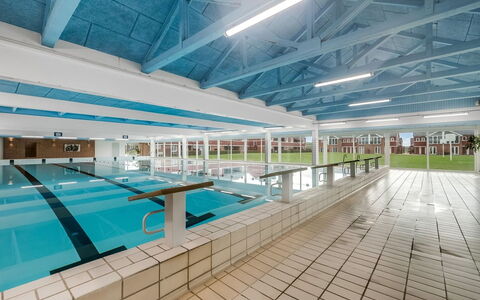 Alvy - 100M to the Fjord: Decke, Flooring, Interior Design, Fussboden, Verbundwerkstoff, Möbel, Resort, Hotel, Design, Daylighting