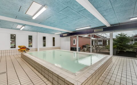 Alvy - 100M to the Fjord: Decke, Flooring, Interior Design, Fussboden, Verbundwerkstoff, Möbel, Resort, Hotel, Design, Daylighting