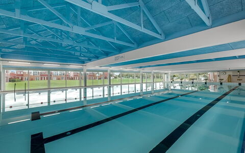 Alvy - 100M to the Fjord: Decke, Flooring, Interior Design, Fussboden, Verbundwerkstoff, Möbel, Resort, Hotel, Design, Daylighting