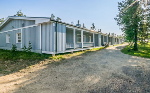 Saariseläntie 8 e 3: Holz, Hütte, Blockhaus, Wald, Schuppen, Gartenbauten, Lärche, Wald, Holzbeize