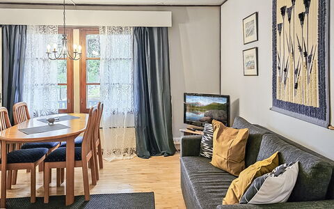 Saariseläntie 8 a 8: 