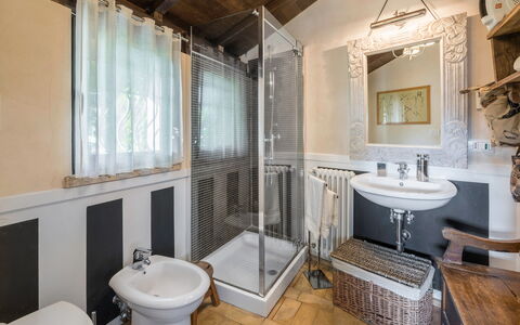 Casale Delle Papere, Pool, Romantic Holiday In Nep: Spiegel, Zapfhahn, Armatur, Sinken, Eigentum, Badewanne, Badezimmer, Bad Sink, Lila, Interior Design
