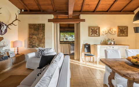 Casale Delle Papere, Pool, Romantic Holiday In Nep: Möbel, Tabelle, Holz, Bilderrahmen, Interior Design, Beleuchtung, Wohnzimmer, Fussboden, Flooring, Hartholz