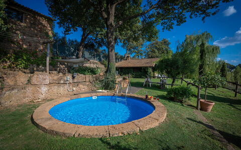 Casale Delle Papere, Pool, Romantic Holiday In Nep: Wasser, Pflanze, Himmel, Blau, Schwimmbad, Azurblau, Gebäude, Baum, Gras, Schatten
