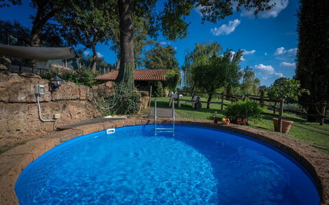 Casale Delle Papere, Pool, Romantic Holiday In Nep: Wasser, Pflanze, Eigentum, Himmel, Schwimmbad, Blau, Gebäude, Baum, Azurblau, Botanik