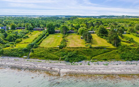 Eyer - 20M from the Sea: Schwimmbad, Gartenmöbel, Möbel, Resort, Flagstone, Eco Hotel, Schatten, Stuhl, Freizeit, Estate