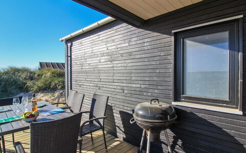 Auno - 140M from the Sea: Möbel, Interior Design, Flooring, Holz, Fussboden, Decke, Holzboden, Stuhl, Tabelle, Beleuchtung