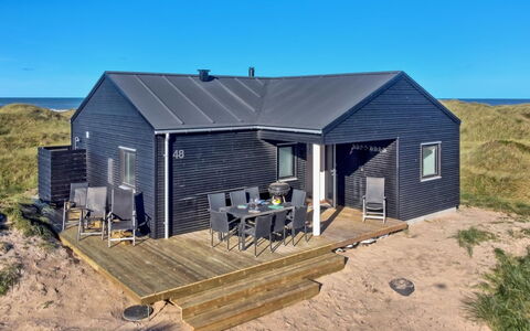 Auno - 140M from the Sea: Möbel, Interior Design, Flooring, Holz, Fussboden, Decke, Holzboden, Stuhl, Tabelle, Beleuchtung