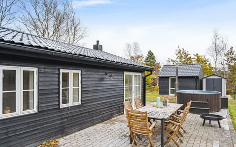 Elizabeta - 175M from the Sea: Dachdecken, Hütte, Haus, Dach, Zuhause, Bauernhaus, Hütte, Estate, Dorf
