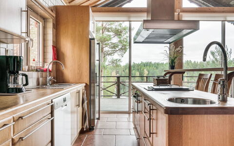Nedre Gärdsjö: Spüle, Cabinetry, Eigentum, Countertop, Sinken, Pflanze, Gebäude, Zapfhahn, Fenster, Küche
