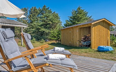 Thrineke - 600M from the Sea
