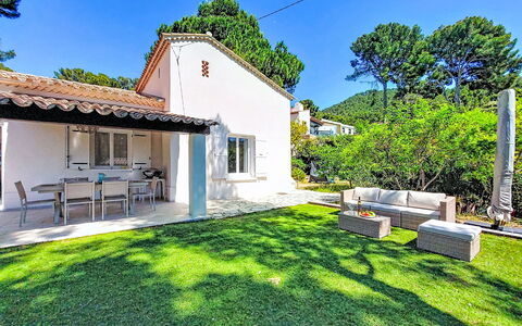 Le Grand Pin: Haus, Zuhause, Hütte, Garten, Schatten, Estate, Veranda, Landscaping, Garten, Villa