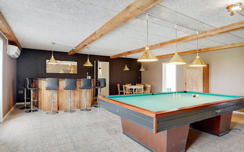 Melin - 7Km from the Sea: Wohngebiet, Dach, Vorort, Auffahrt, Estate, Kamin