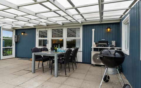 Kjera - 450M from the Sea: Möbel, Interior Design, Flooring, Holz, Fussboden, Decke, Holzboden, Stuhl, Tabelle, Beleuchtung
