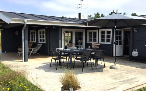 Venild - 1.9Km from the Sea: Decke, Flooring, Interior Design, Fussboden, Verbundwerkstoff, Möbel, Resort, Hotel, Design, Daylighting
