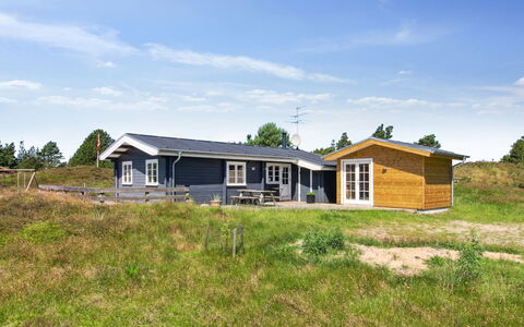 Venild - 1.9Km from the Sea: Decke, Flooring, Interior Design, Fussboden, Verbundwerkstoff, Möbel, Resort, Hotel, Design, Daylighting