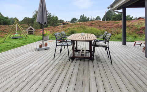 Venild - 1.9Km from the Sea: Decke, Flooring, Interior Design, Fussboden, Verbundwerkstoff, Möbel, Resort, Hotel, Design, Daylighting