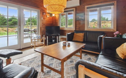 Venild - 1.9Km from the Sea: Decke, Flooring, Interior Design, Fussboden, Verbundwerkstoff, Möbel, Resort, Hotel, Design, Daylighting