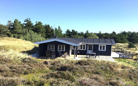 Venild - 1.9Km from the Sea: Decke, Flooring, Interior Design, Fussboden, Verbundwerkstoff, Möbel, Resort, Hotel, Design, Daylighting