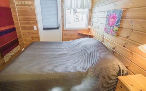 Kuksatie 8 B: Holz, Flooring, Fussboden, Interior Design, Möbel, Holzboden, Schlafzimmer, Zimmer, Holzbeize, Bett
