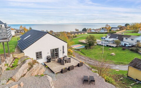 Eleana - 300M from the Sea: Holz, Dach, Die Architektur, Zuhause, Haus, Hütte, Abstellgleis, Hartholz, Steigung, Estate