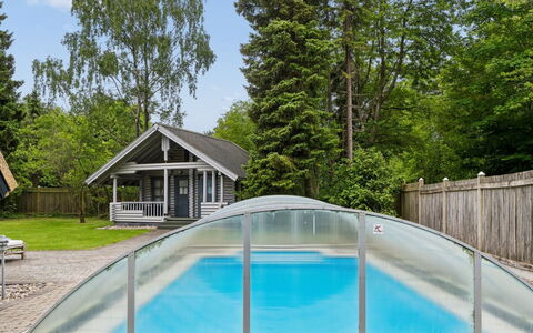 Emanuela - 800M from the Sea: Blau, Schwimmbad, Verbundwerkstoff, Schatten, Outdoor Struktur, Water Feature