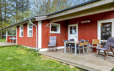 Fränze - 980M from the Sea: Möbel, Interior Design, Flooring, Fussboden, Decke, Zimmer, Stuhl, Tabelle, Wohnung, Küche & Esszimmer Tisch