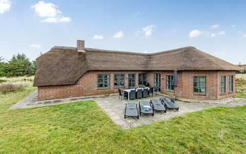 Axeline - 300M from the Sea: Haus, Zuhause, Hütte, Estate, Garten, Bauernhaus, Abstellgleis, Gartenbauten, Veranda