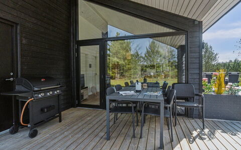 Skakke - 900M from the Sea: Decke, Flooring, Interior Design, Fussboden, Verbundwerkstoff, Möbel, Resort, Hotel, Design, Daylighting