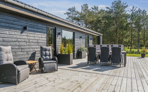 Skakke - 900M from the Sea: Decke, Flooring, Interior Design, Fussboden, Verbundwerkstoff, Möbel, Resort, Hotel, Design, Daylighting
