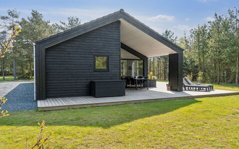 Skakke - 900M from the Sea: Decke, Flooring, Interior Design, Fussboden, Verbundwerkstoff, Möbel, Resort, Hotel, Design, Daylighting