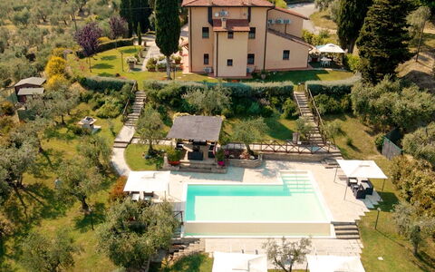 Villa Le Ripe Apartments - Gambassi Terme, Toscana: Pflanze, Gebäude, Eigentum, Baum, Fenster, Grundstueck, Die Architektur, Haus, Urban Design, Wohngebiet