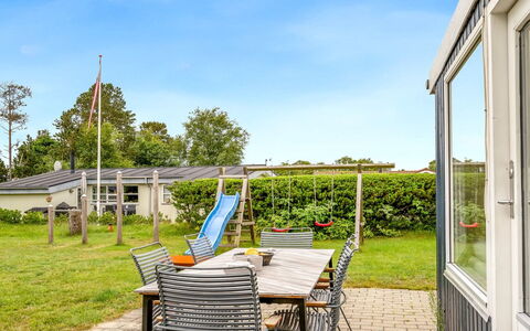 Ubavka - 200M from the Sea: Holz, Zuhause, Veranda, Deck, Hartholz, Dach, Holzbeize, Holzboden, Eco Hotel