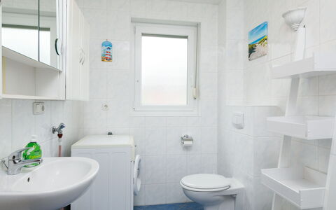 Meerzeit: Spiegel, Armatur, Eigentum, Sinken, Bad Sink, Weiss, Lila, Zapfhahn, Blau, Badezimmer