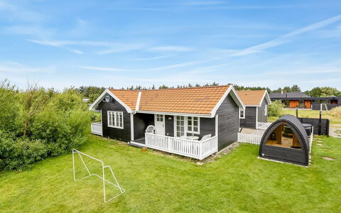 Torhild - 700M from the Sea: Decke, Flooring, Interior Design, Fussboden, Verbundwerkstoff, Möbel, Resort, Hotel, Design, Daylighting