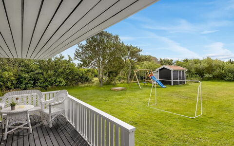 Torhild - 700M from the Sea: Decke, Flooring, Interior Design, Fussboden, Verbundwerkstoff, Möbel, Resort, Hotel, Design, Daylighting