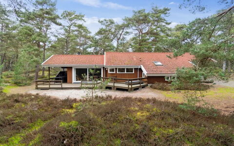 Micaela - 450M from the Sea: Holz, Dach, Die Architektur, Zuhause, Haus, Hütte, Abstellgleis, Hartholz, Steigung, Estate