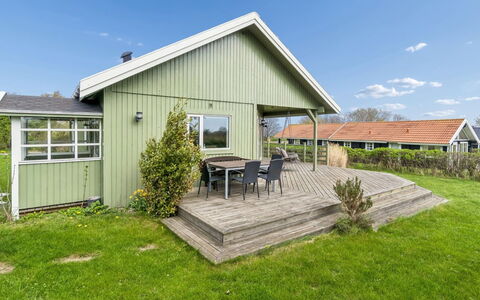 Marlies - 300M from the Sea: Hütte, Ground, Abstellgleis, Rasen, Garten, Estate, Garten, Gartenbauten, Landscaping, Bauernhaus