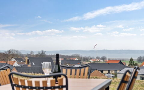 Ferdine - 1.5Km from the Sea: Schwimmbad, Gartenmöbel, Möbel, Resort, Flagstone, Eco Hotel, Schatten, Stuhl, Freizeit, Estate