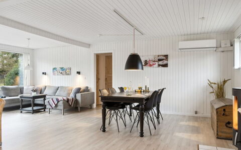 Suvi - 700M from the Sea: Flooring, Interior Design, Holz, Holzboden, Decke, Fussboden, Möbel, Zuhause, Wohnzimmer, Laminatboden