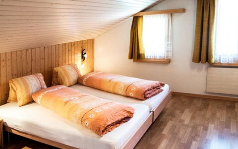 Wiedersehen: Möbel, Fenster, Eigentum, Gebäude, Komfort, Holz, Kissen, Textil, Bettrahmen, Interior Design