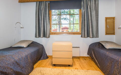 Soidinaukia a 11: Holz, Flooring, Fussboden, Interior Design, Decke, Zimmer, Schlafzimmer, Wohnung, Bett, Holzbeize