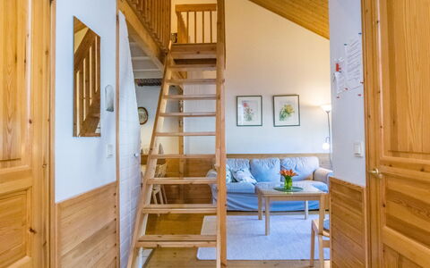 Teerenpesue G 60: Holz, Interior Design, Flooring, Decke, Fussboden, Möbel, Hartholz, Zimmer, Holzbeize, Stuhl
