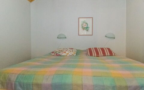 Teerenpesue G 60: Bett, Interior Design, Schlafzimmer, Wand, Bettdecke, Bedding, Möbel, Decke, Fussboden, Holz