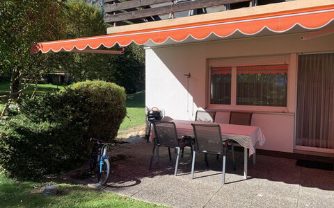 Ferienwohnung Waldrand Eg: Schnee, Gebäude, Fenster, Einfrieren, Haus, Steigung, Grundeigentum, Holz, Geologisches Phänomen, Baum