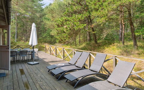Vasil - 1.2Km from the Sea: Holz, Dach, Die Architektur, Zuhause, Haus, Hütte, Abstellgleis, Hartholz, Steigung, Estate