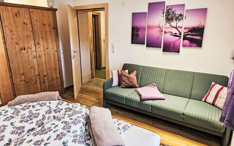 Finkenberg 900: Möbel, Interior Design, Flooring, Fussboden, Holz, Zimmer, Bett, Schlafzimmer, Wohnung, Textil